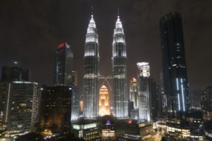 マレーシアの経済成長を象徴するツインタワー。