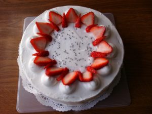 毎年、筆者の母の誕生日に特注ケーキを作ってもらっています。